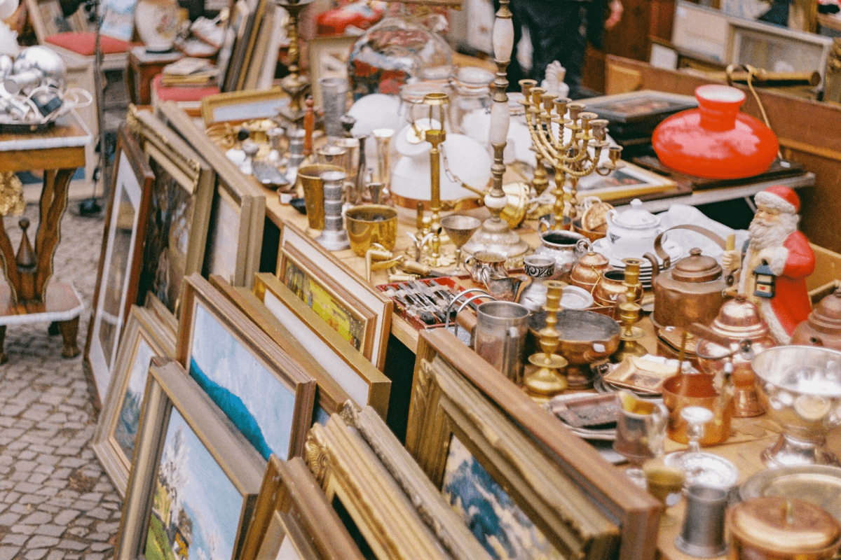 Vintage Hunting in Milan Flea Markets – Clothings, Antiques & Rare Finds